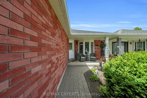 83 Gray Avenue, ON L9R 1P5