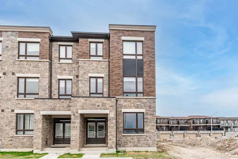 50 Robert Eaton Avenue, ON M4J 2Z5