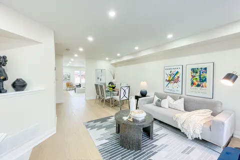 2330 Bur Oak Avenue, ON L6E 1L7