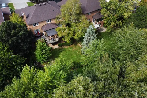 8 Petch Crescent, ON L4G 5N7