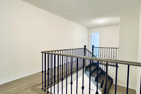 16 Liam Lane, ON L3S 0E8