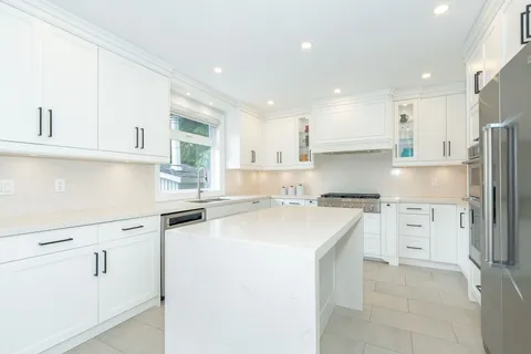 33 Baymark Road, ON L3T 3Y4