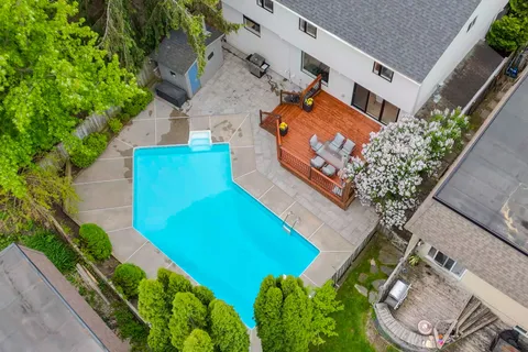 33 Baymark Road, ON L3T 3Y4