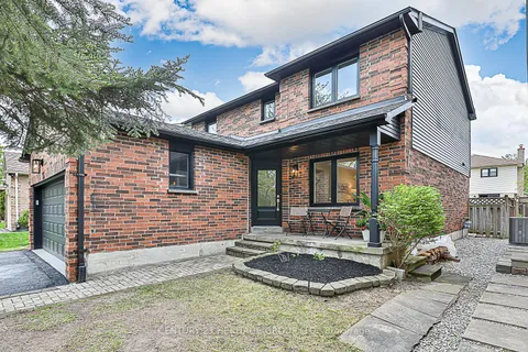 35 Buchanan Crescent, Aurora, ON L4G 5K4