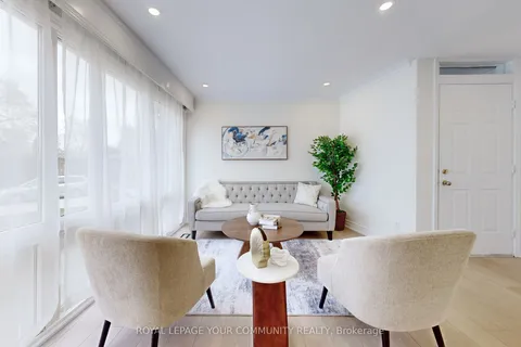 446 Lynett Crescent, Richmond Hill, ON L4C 2V7