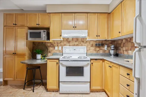 11 Snedden Avenue, ON L4G 7J6