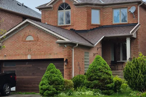 10 Buckhorn Avenue, ON L4C 0E3