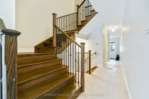 29 Erintol Way, ON L3S 0E6
