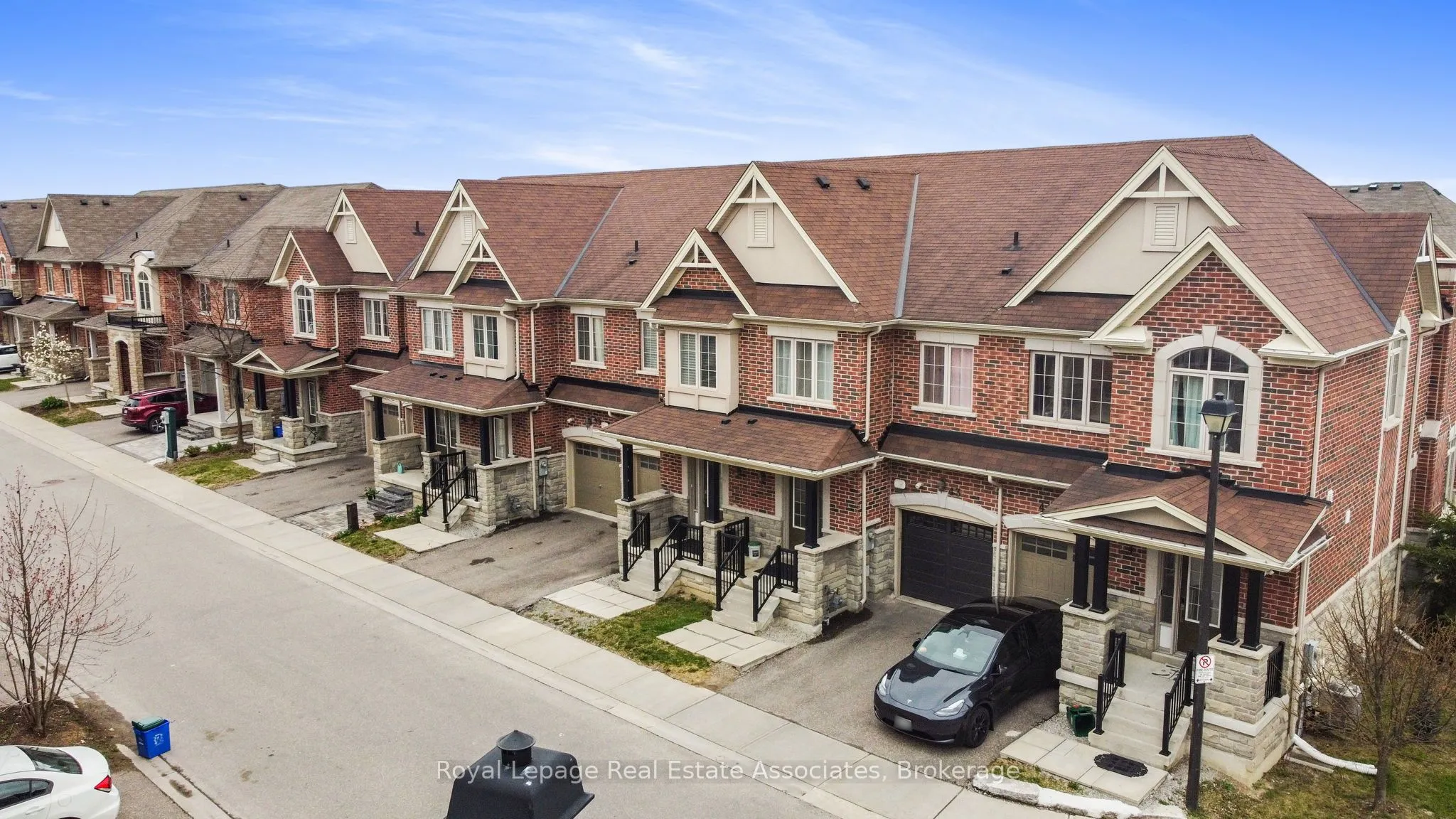 41 Mazarine Lane, ON L4S 0G2