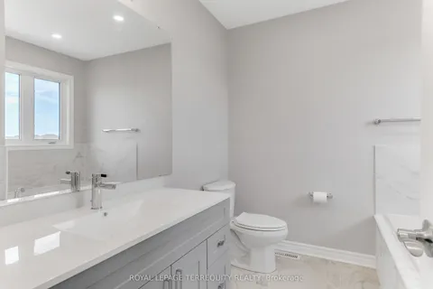 93 Silverado Trail, ON L4H 1W4