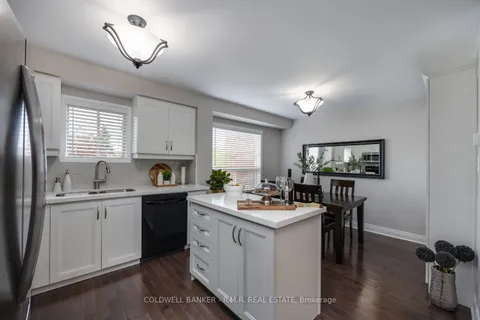 32 Mugford Road, ON L4G 7H5
