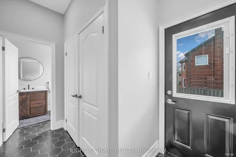 1092 Stonehaven Avenue, ON L3X 1M7