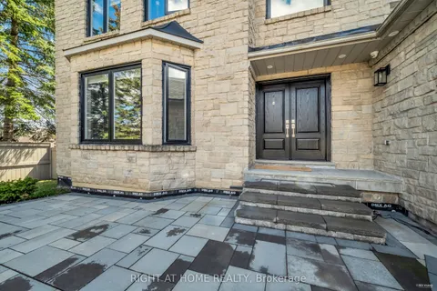 1092 Stonehaven Avenue, ON L3X 1M7
