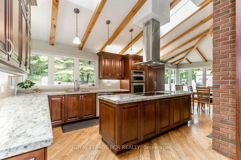 16365 Bathurst Street, ON L3X 1Z8