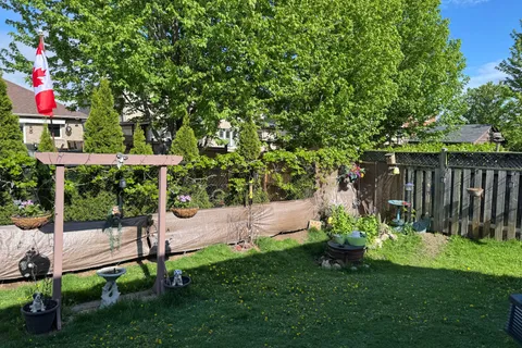 113 Fairwood Drive, ON L4P 3Y1