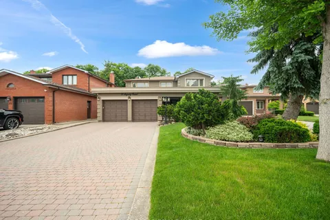 21 Majesty Court, ON L4L 3S6