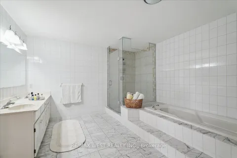 15 Brownlee Avenue, ON L4L 8H4