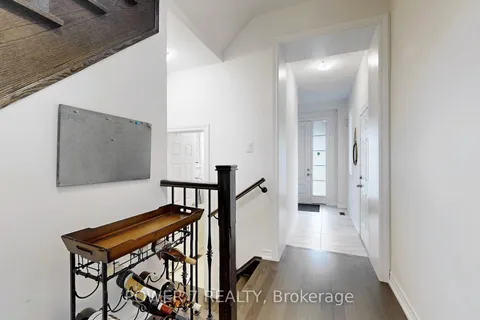 381 Chouinard Way, ON L4G 1A6