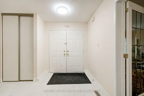 18 Tamara Drive, ON L4S 1E7