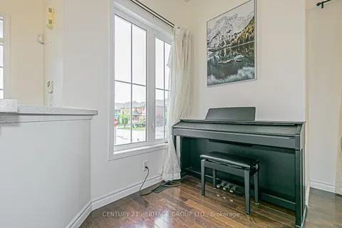 11 Birdsong Street, ON L4E 5C2