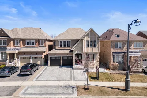433 Mavrinac Boulevard, ON L4G 0J8