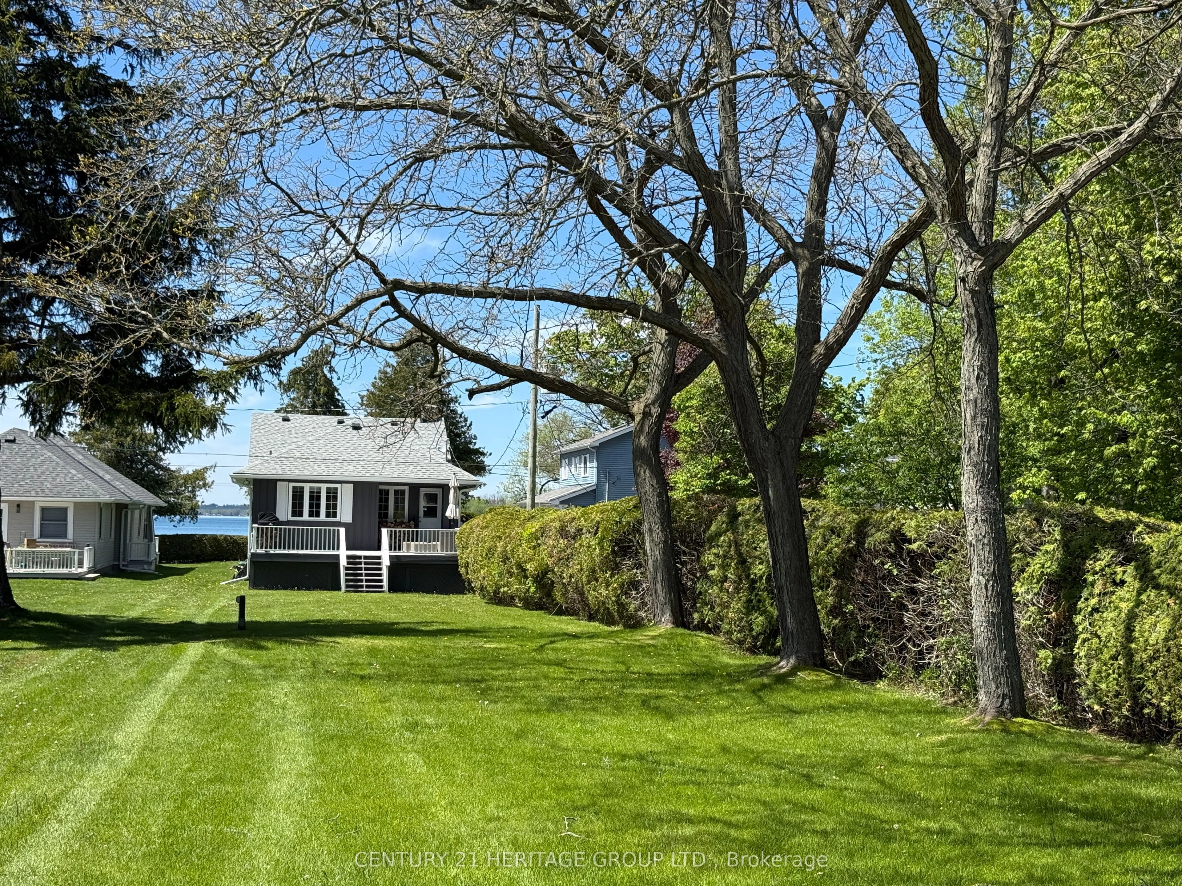 915 Lake Drive, ON L4P 3E9