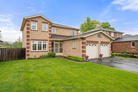 16 Iveagh Drive, ON L4P 3X1