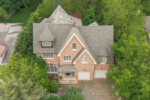 34 Garden Avenue, ON L4C 6L9