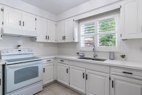 66 Nimbus Place, ON L4L 4Z4