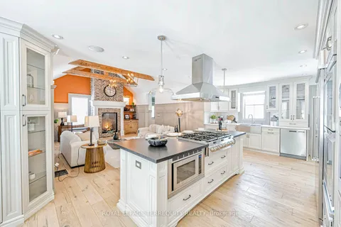 6 Aileen Lewis Court, ON L6E 1A8