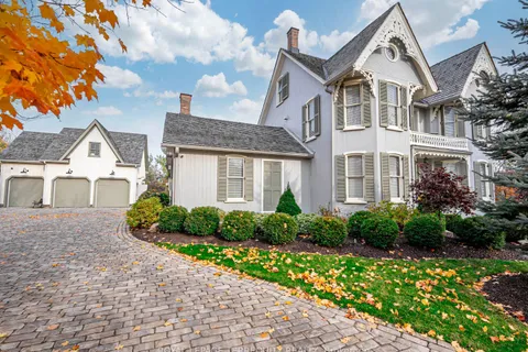 6 Aileen Lewis Court, ON L6E 1A8
