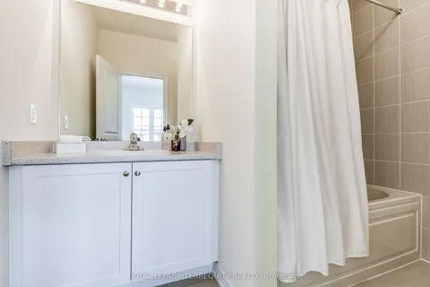 389 Boundary Boulevard, ON L4A 5E2