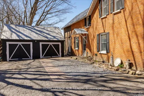 19052 Centre Street, ON L0G 1M0