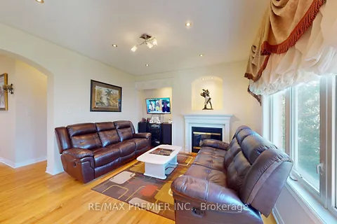 62 Sedgeway Heights, ON L4H 3A9