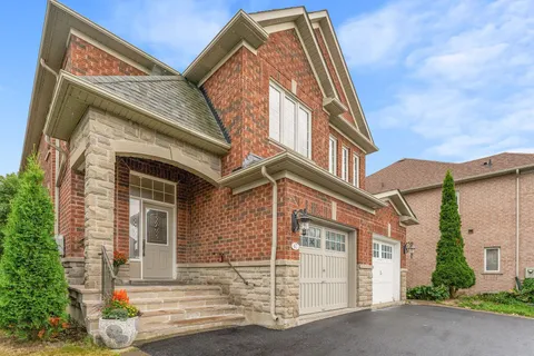 67 Gamble Glen Crescent, ON L4S 2T3