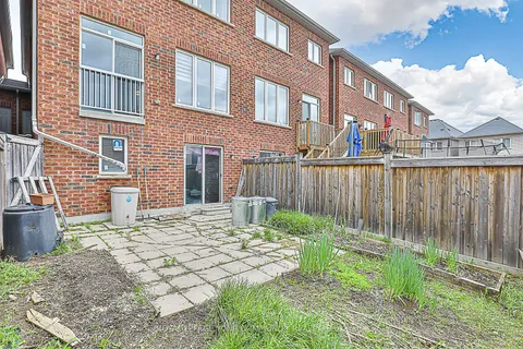 16 Collin Court, ON L4E 0X6