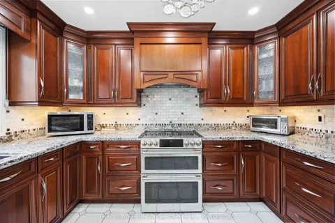 406 Weldrick Road, ON L4B 2M8