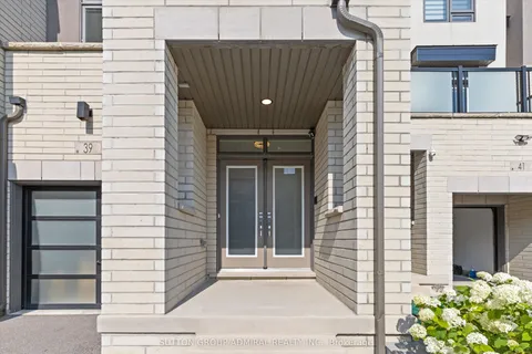 39 Harold Lawrie Lane, ON L3T 0G1