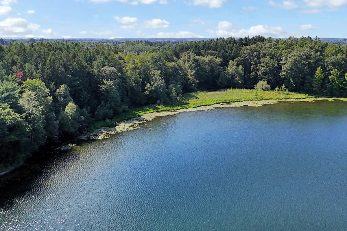 8 Macleod Estate Court, ON L4E 0B1