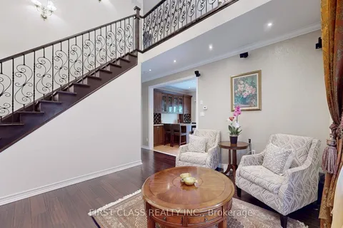 35 Valemount Way, ON L4G 7S3