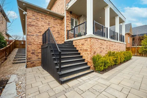 17 Westbrooke Boulevard, ON L7B 0A1