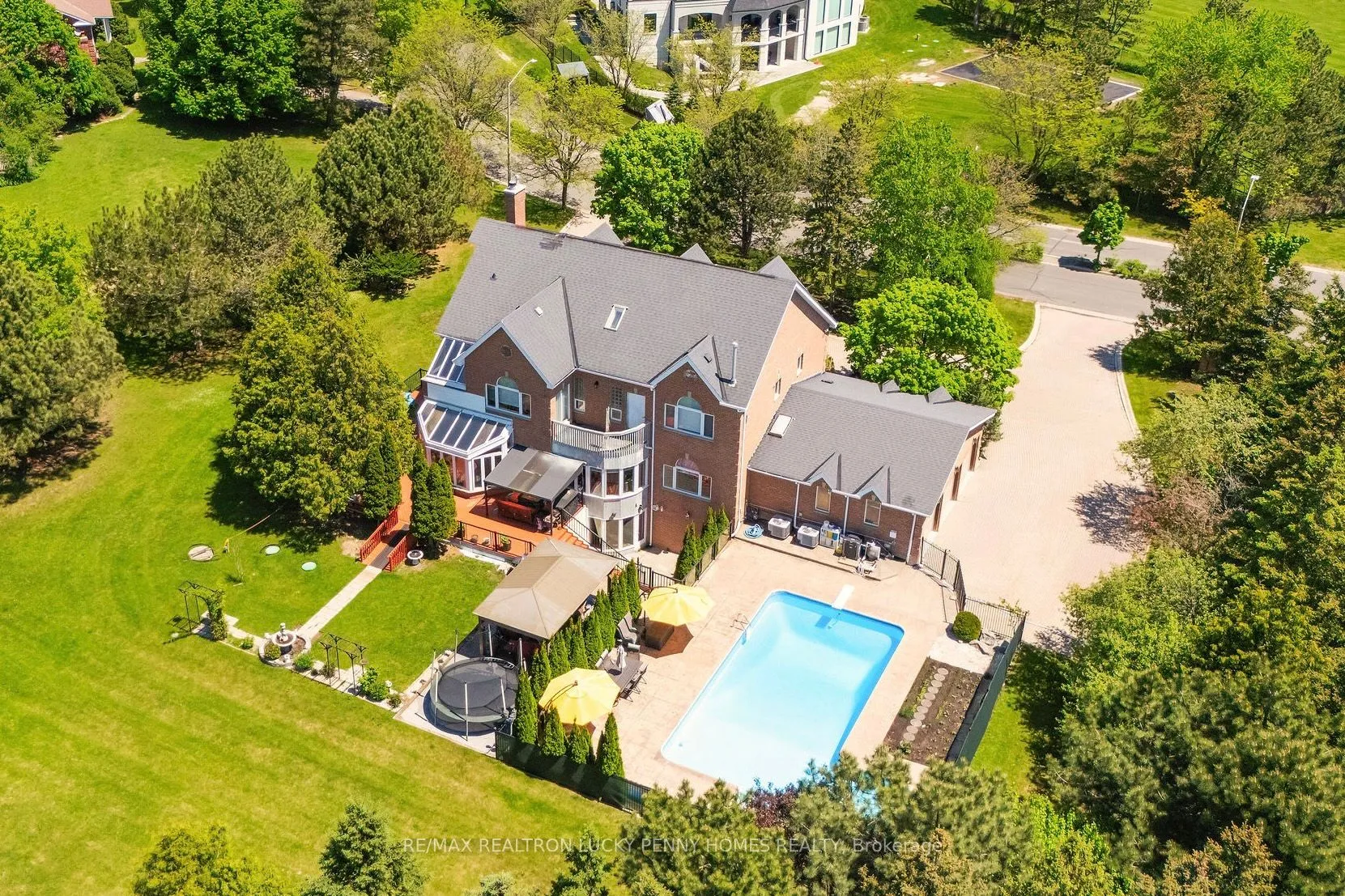 2 Jennings Gate, ON L6C 1A9