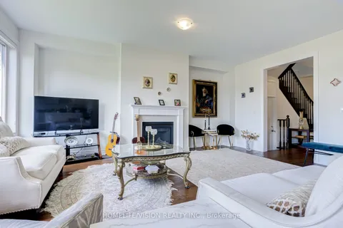 66 Chessington Avenue, ON L9N 0R5