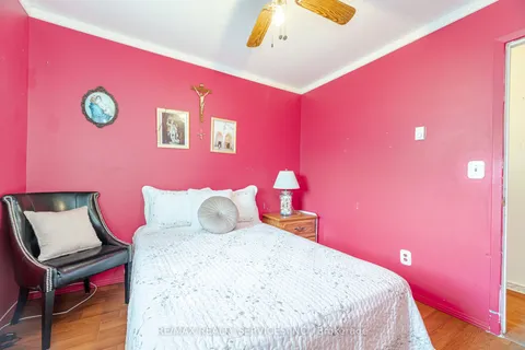 2 Isle Vista Drive, ON L0E 1N0