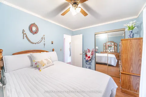 2 Isle Vista Drive, ON L0E 1N0