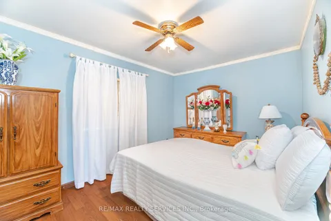 2 Isle Vista Drive, ON L0E 1N0