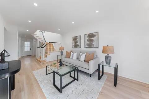 55 Thornbury Circle, ON L4J 5C3