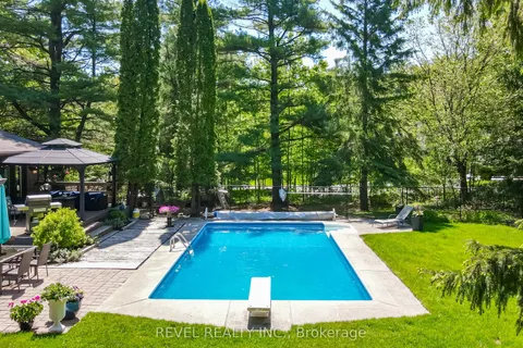 20 The Pines Lane, ON L0C 1H0