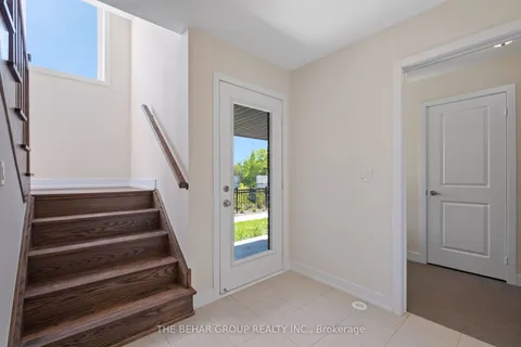 39 Credit Lane, ON L4E 1G9