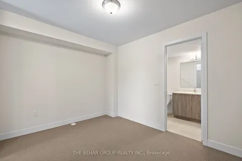 39 Credit Lane, ON L4E 1G9